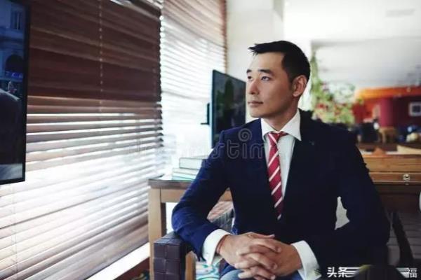 什么样的男人可以吸引白富美（白富美富婆都会倒追你）.