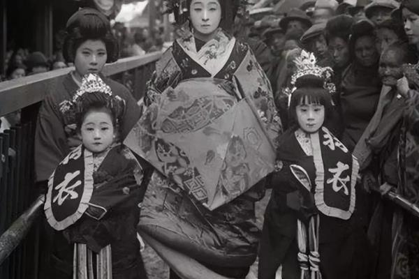 日本女性地位真的低吗（古代日本以家族为基础的社会）.