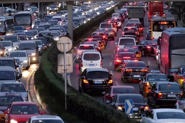 别车女司机被暴揍结果（女司机多次恶意变道别车）.